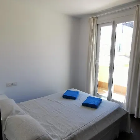 Maria Villa *